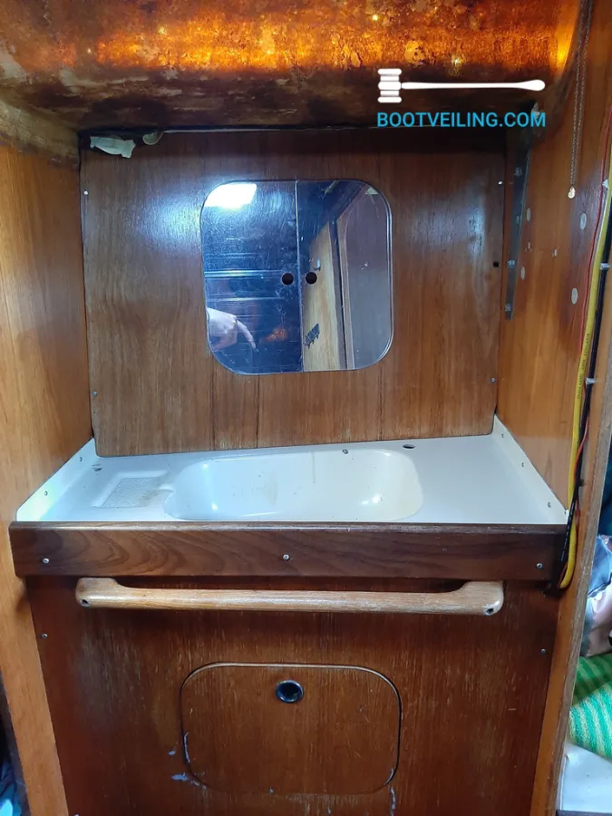 Polyester Sailboat Beneteau First 30