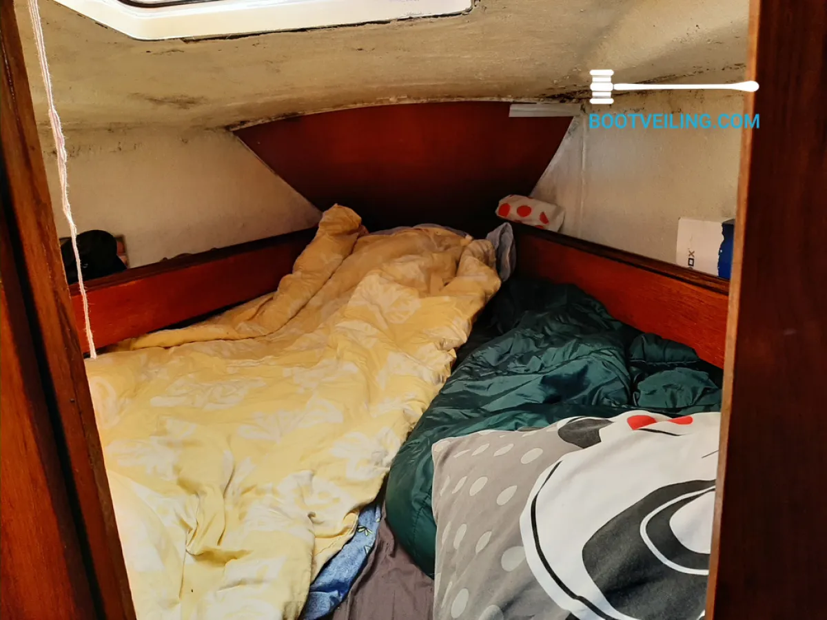 Polyester Sailboat Beneteau First 30