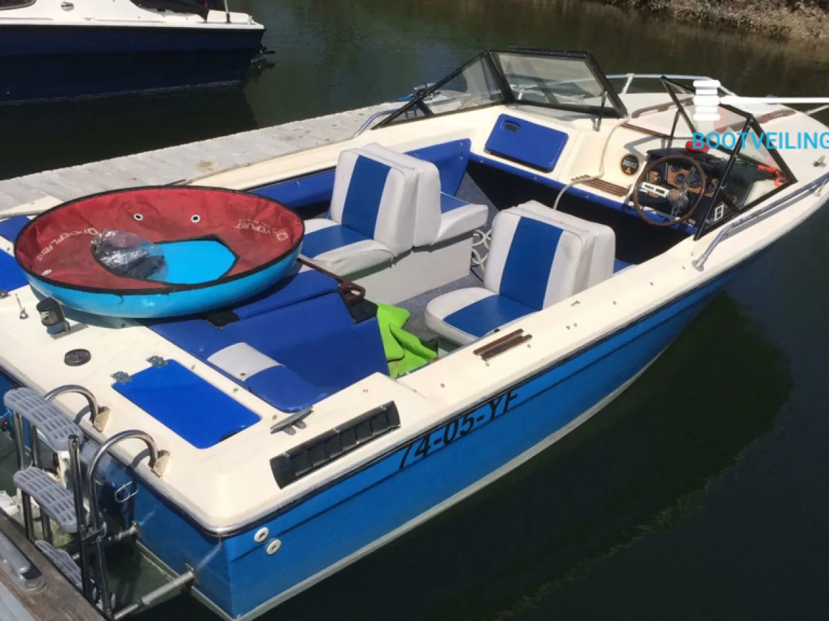 Polyester Speedboat Bayliner M17