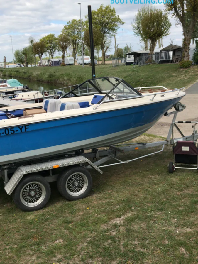 Polyester Speedboat Bayliner M17