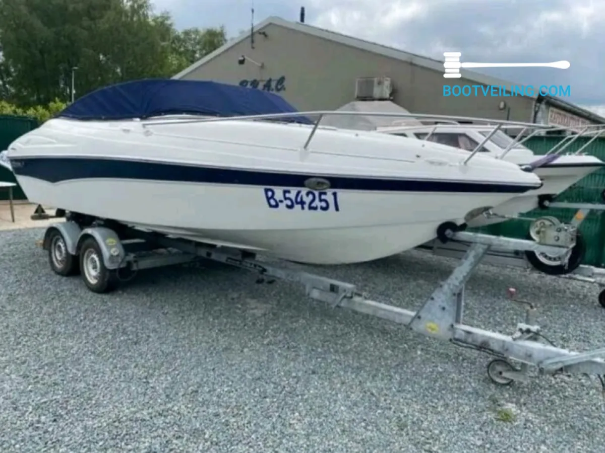 Polyester Speedboat Doral Escape 210