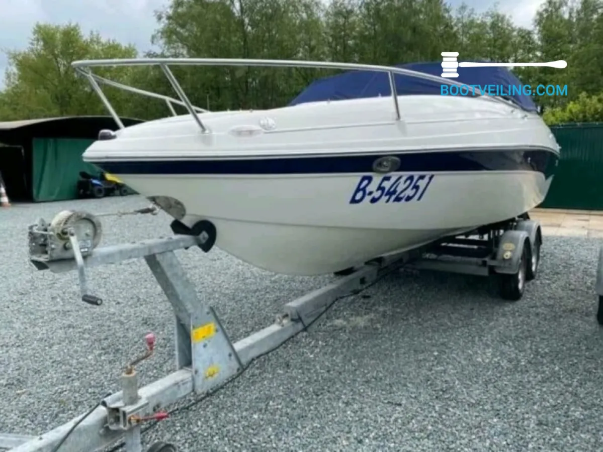 Polyester Speedboat Doral Escape 210