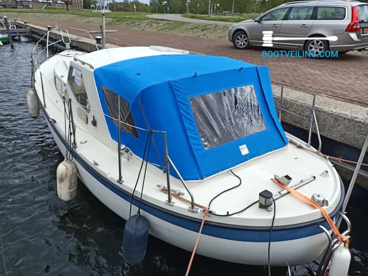 Polyester Sailboat LM 27