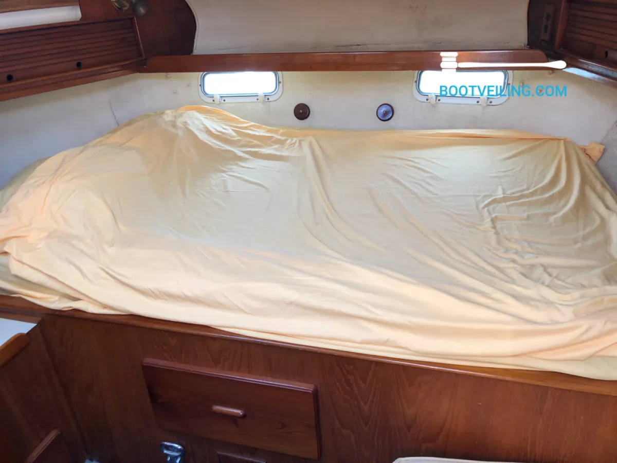 Polyester Sailboat Morgan 41