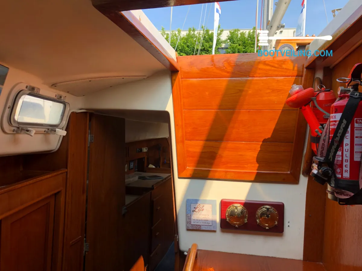 Polyester Sailboat Morgan 41