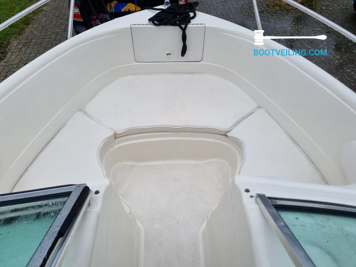 Polyester Speedboat Sea Ray 180