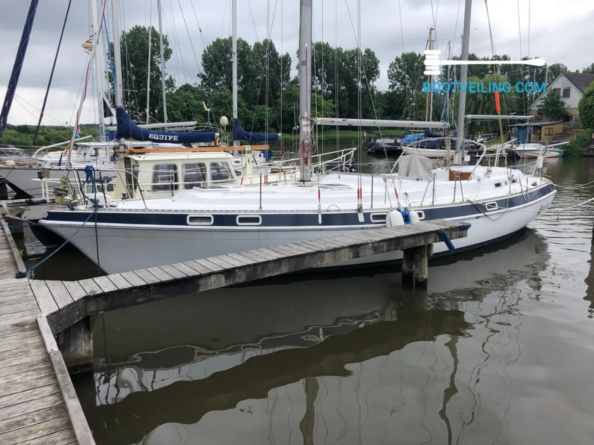 Polyester Sailboat Morgan 41