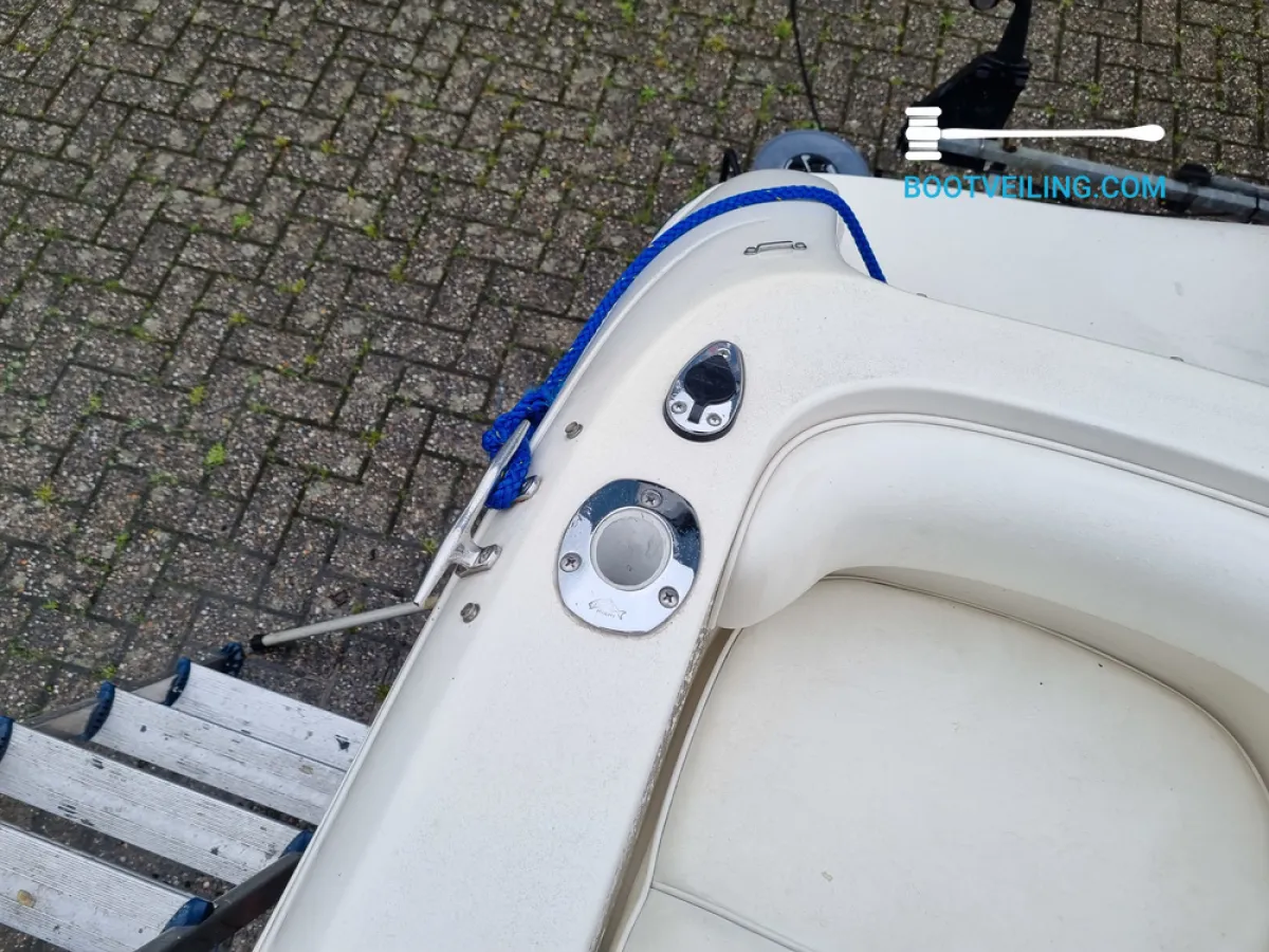 Polyester Speedboat Sea Ray 180