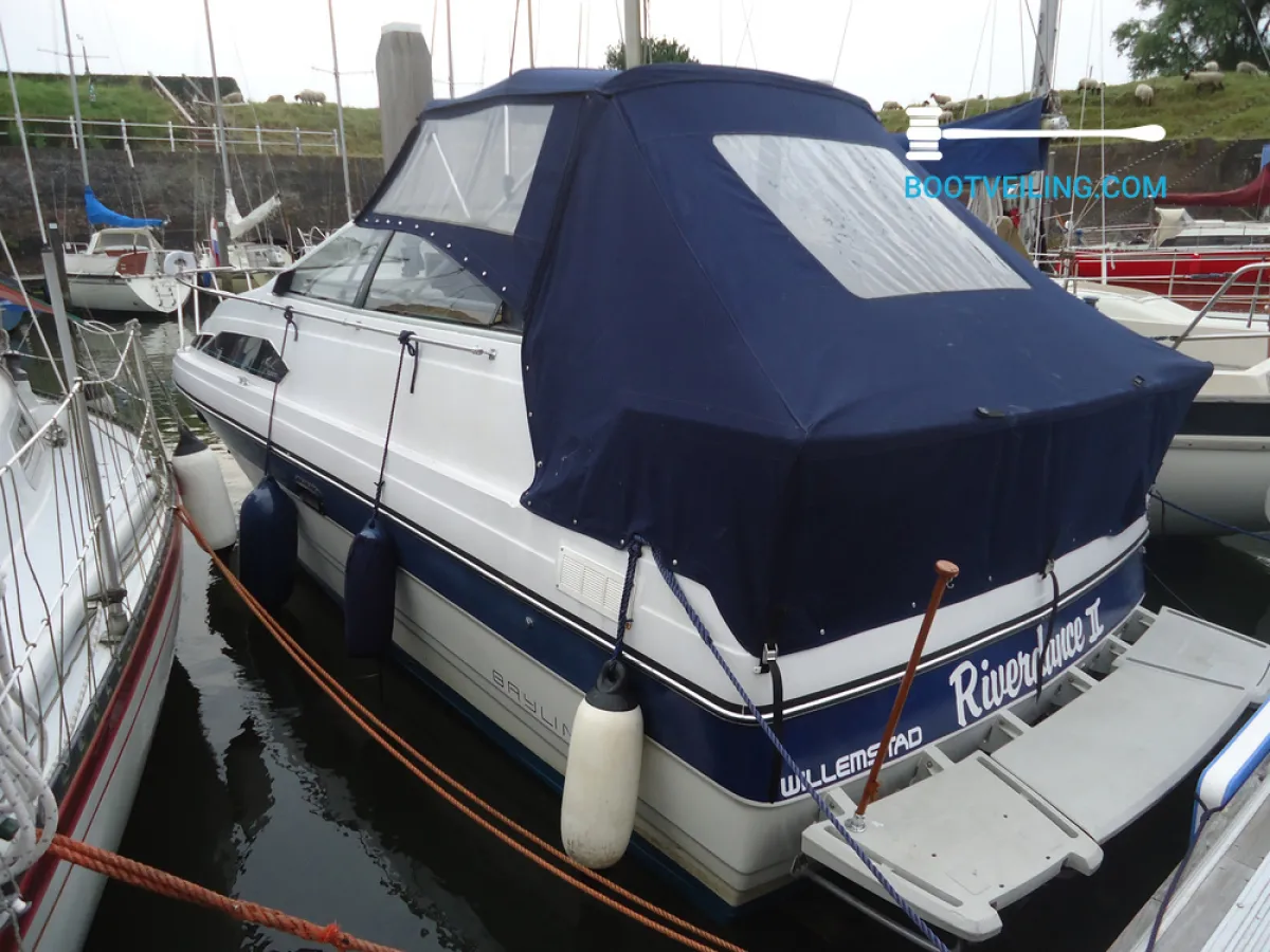 Polyester Speedboat Bayliner Ciera 2450 Sunbridge