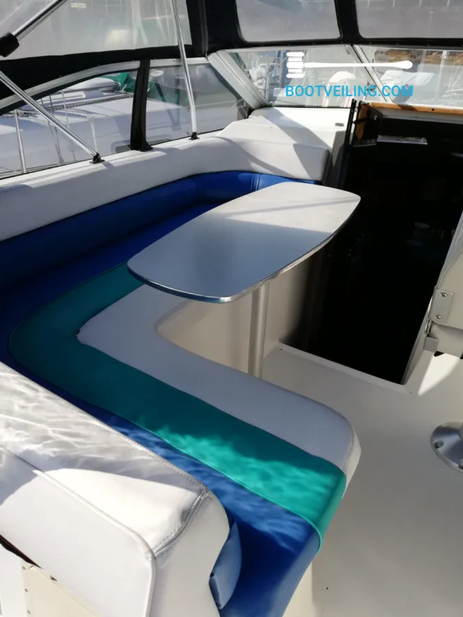 Polyester Speedboat Bayliner Ciera 2450 Sunbridge