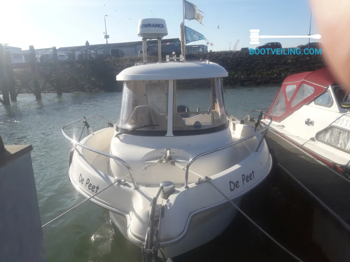 Polyester Motorboat Quicksilver Pilothouse