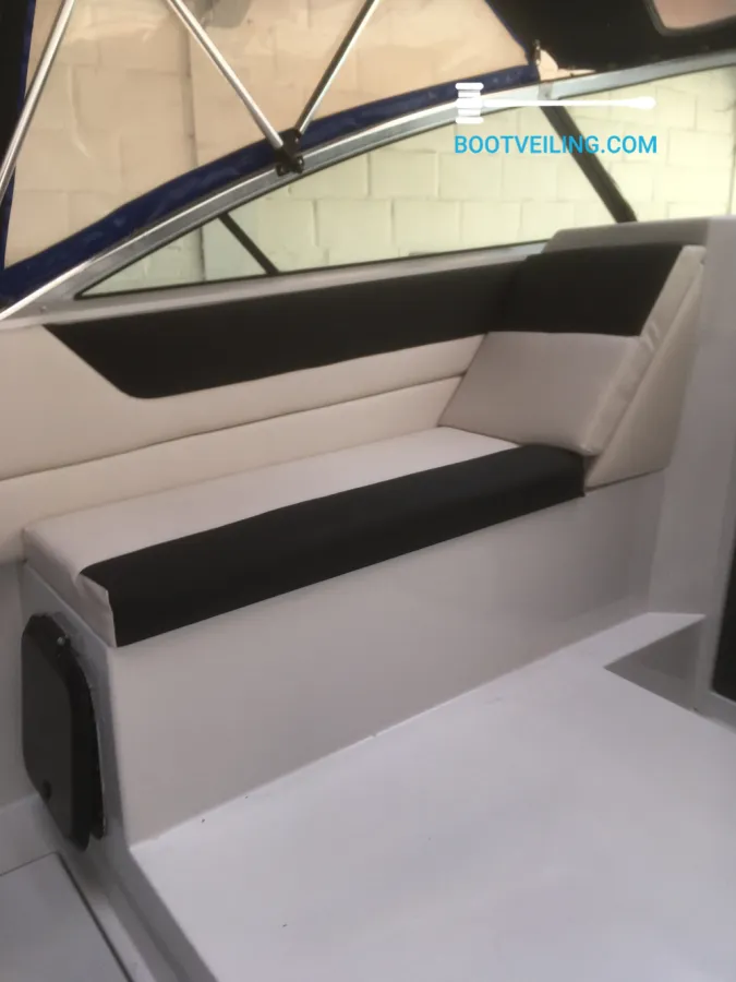 Polyester Speedboat Sunbird Barletta 229