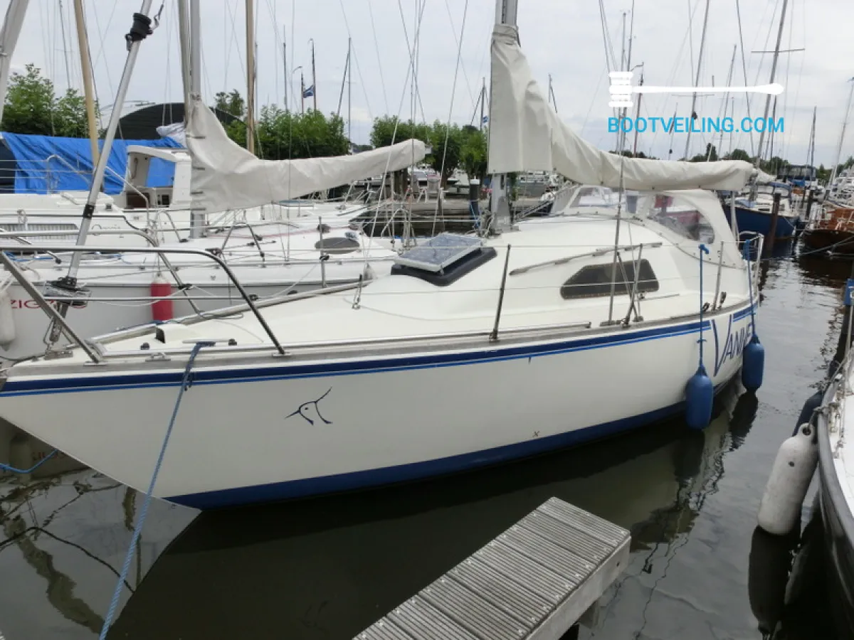 Polyester Sailboat Kievit 820