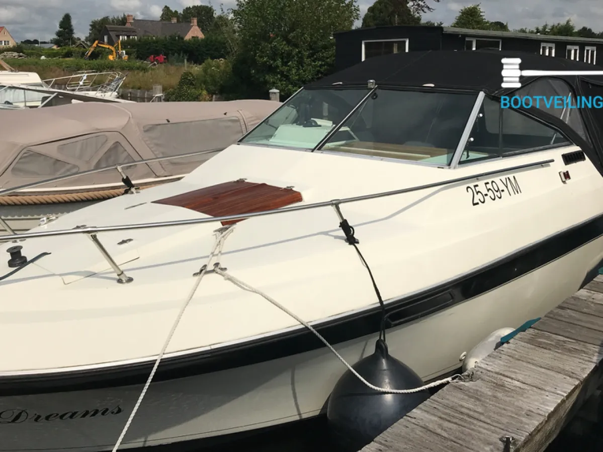 Polyester Motorboat Slickcraft 240 Cuddy Cabin