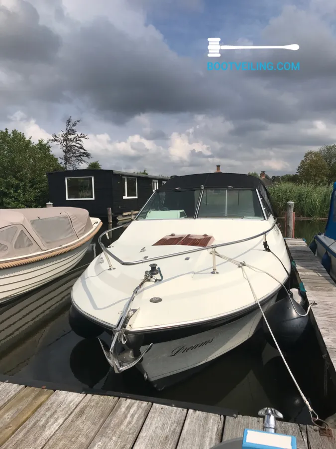 Polyester Motorboat Slickcraft 240 Cuddy Cabin