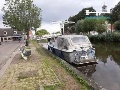 Polyester Bateau à moteur Morebas 9400 AC Photo 1