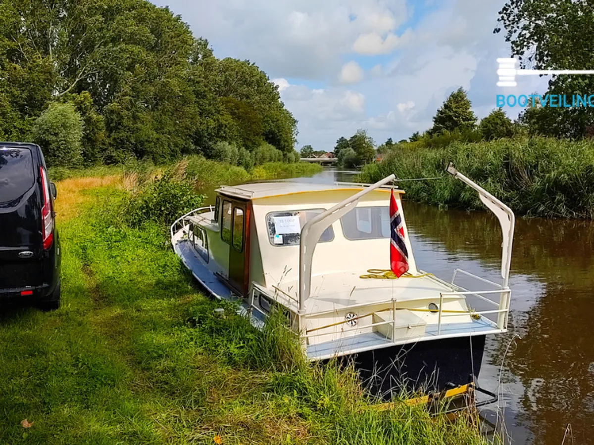 Steel Motorboat Cascaruda 900