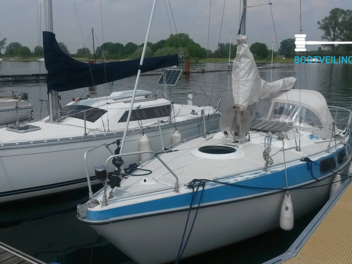 Polyester Sailboat Etap 22