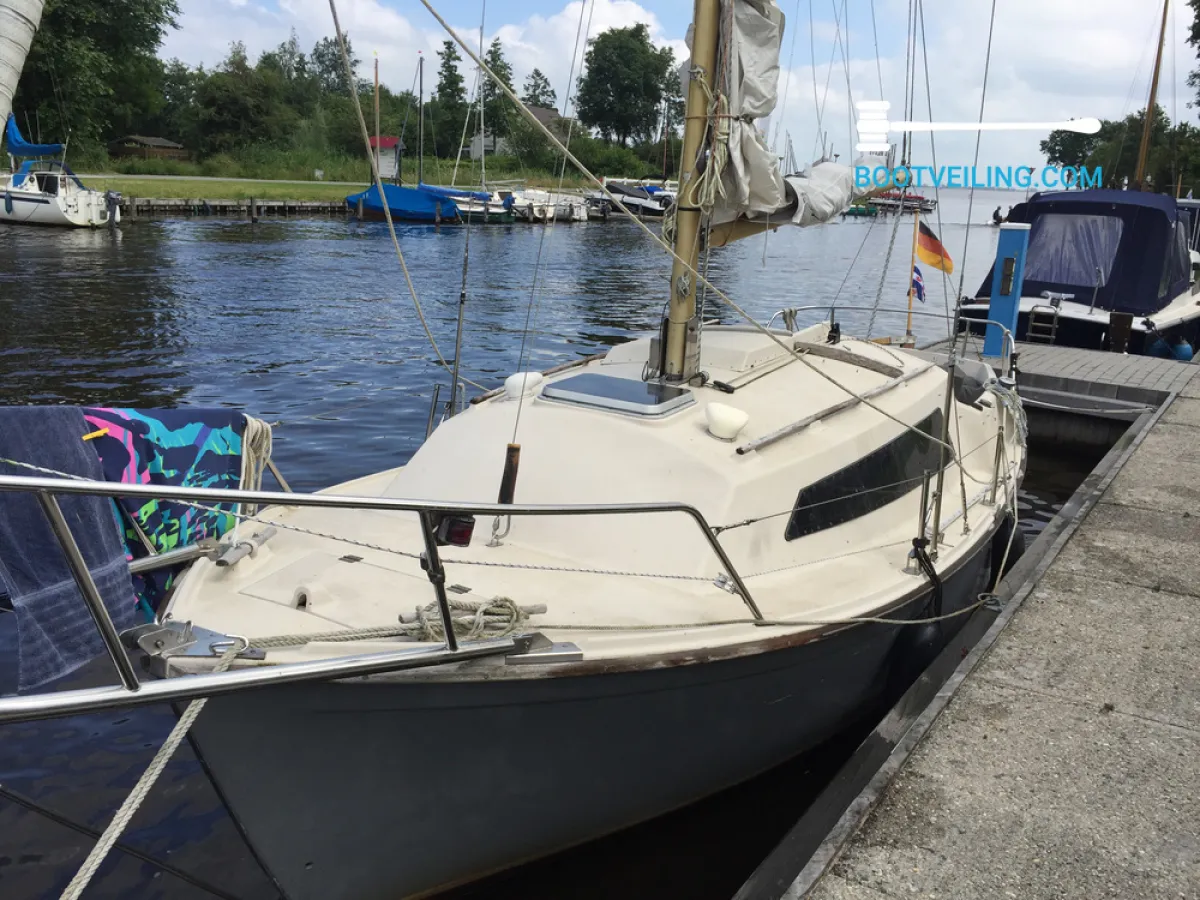 Polyester Sailboat Beneteau Baroudeur MKll