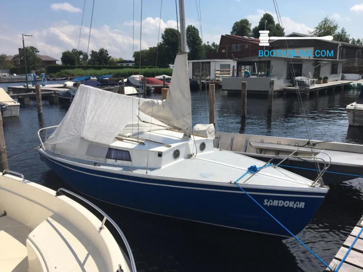 Wood Sailboat Kolibri 560