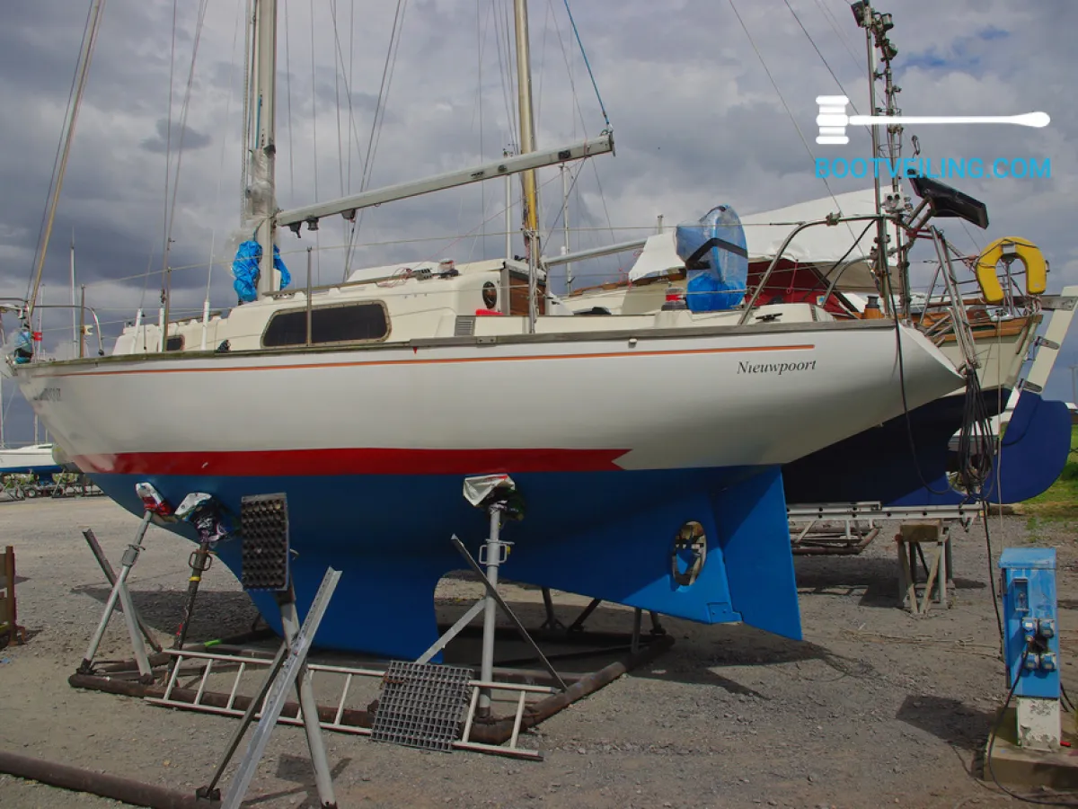 Composite Sailboat Wauquiez Victorian 28