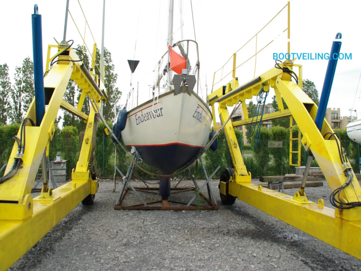 Composite Sailboat Wauquiez Victorian 28