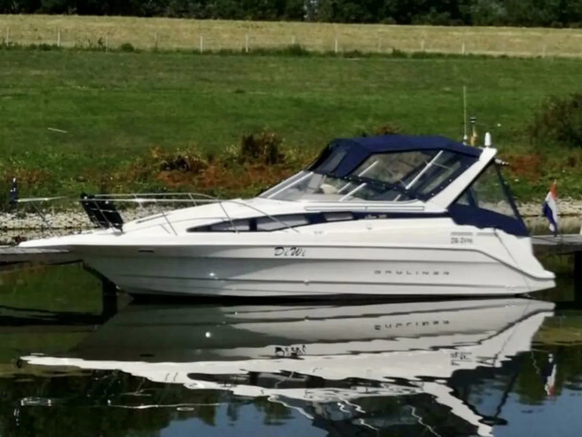 Polyester Speedboat Bayliner 2855