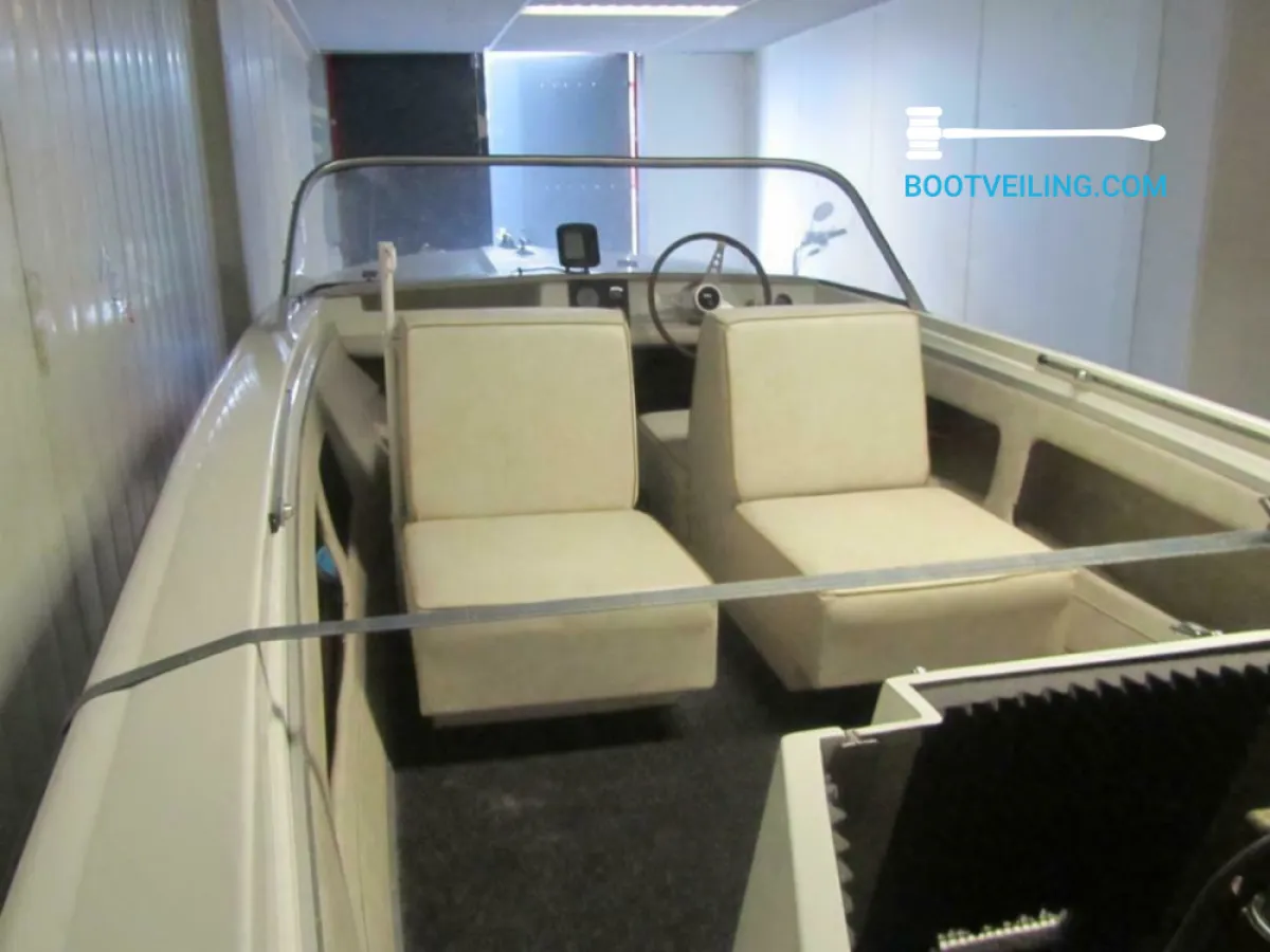 Polyester Speedboat Eurocraft Matricola