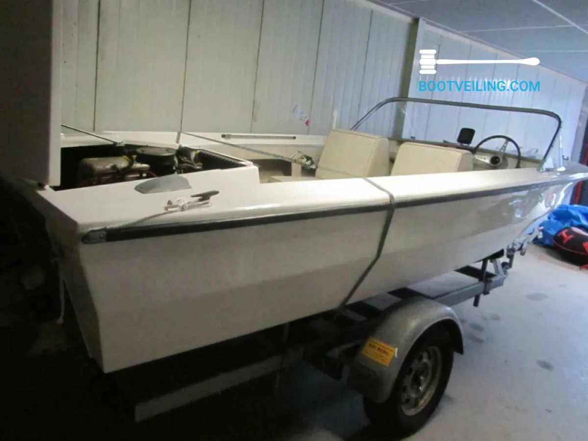 Polyester Speedboat Eurocraft Matricola