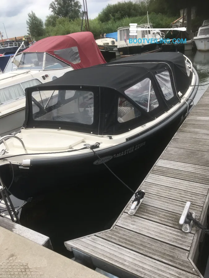 Polyester Sloop Zarro WB 22 Master