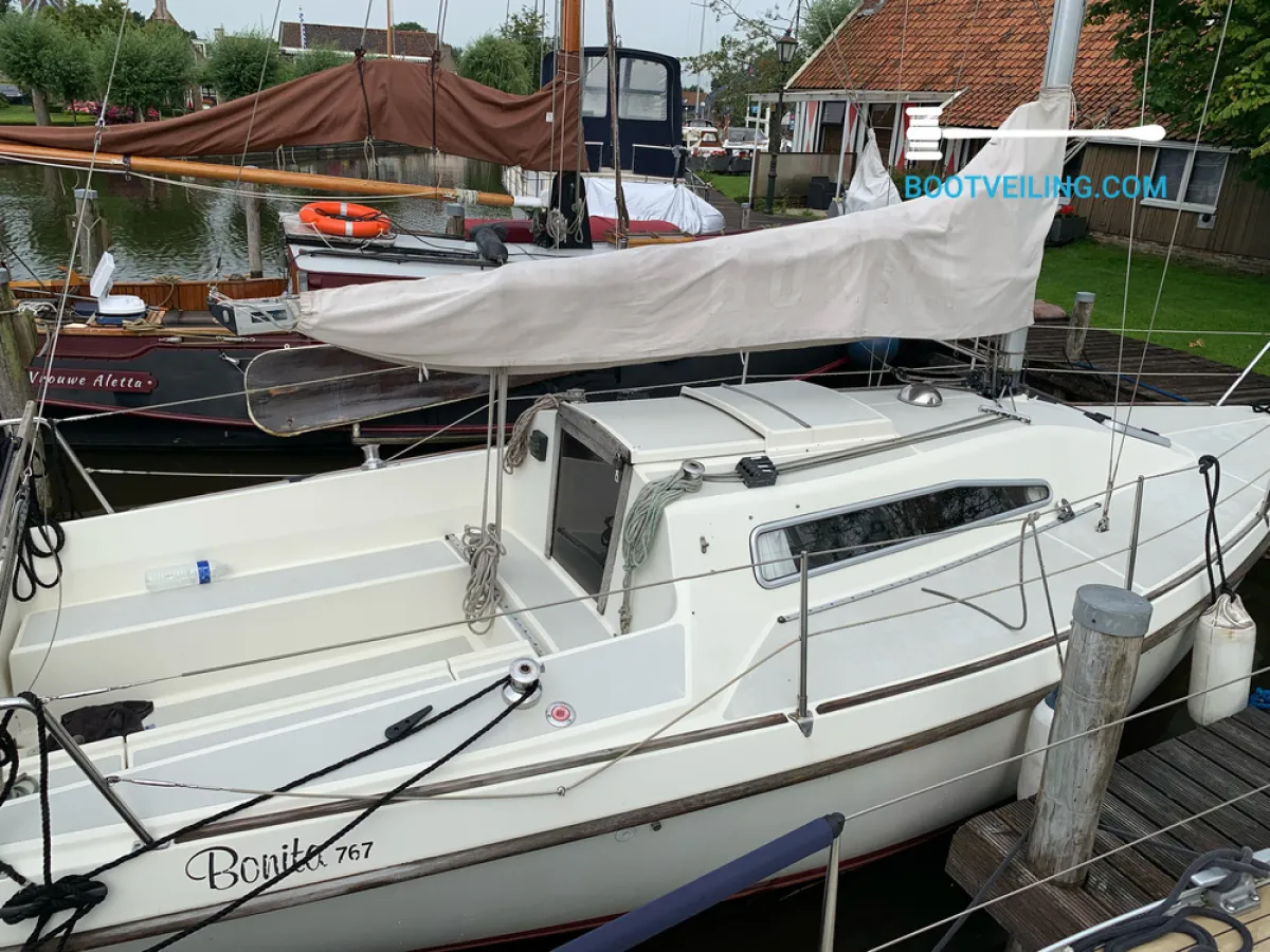 Polyester Sailboat Bonita 767