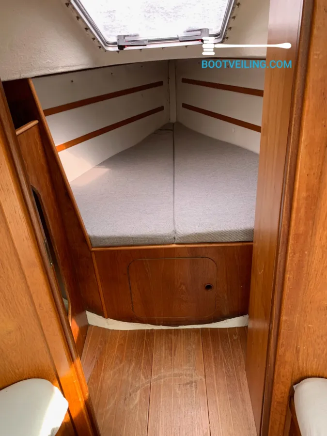 Polyester Sailboat Bonita 767