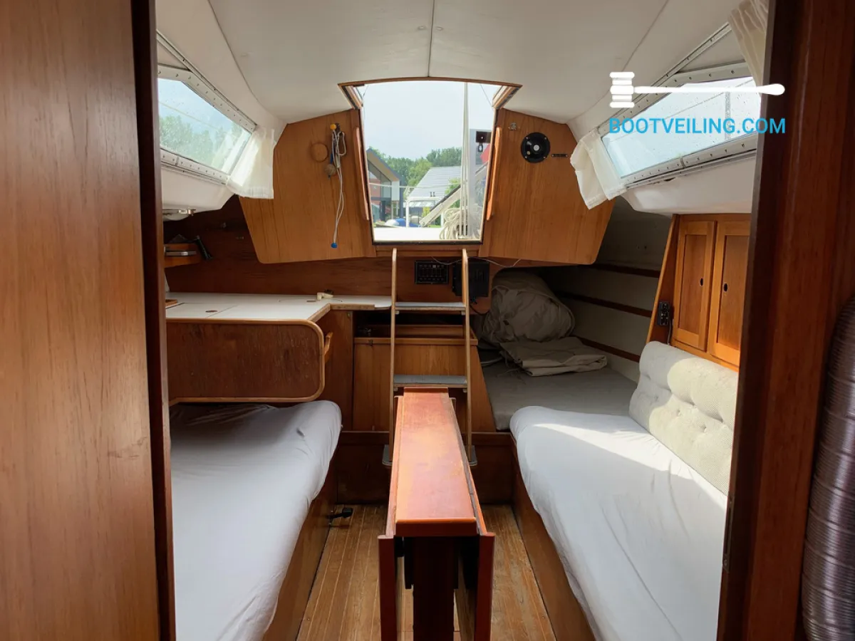 Polyester Sailboat Bonita 767