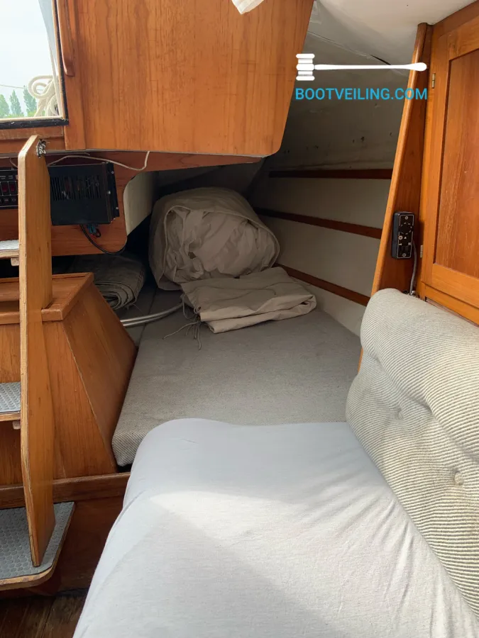 Polyester Sailboat Bonita 767