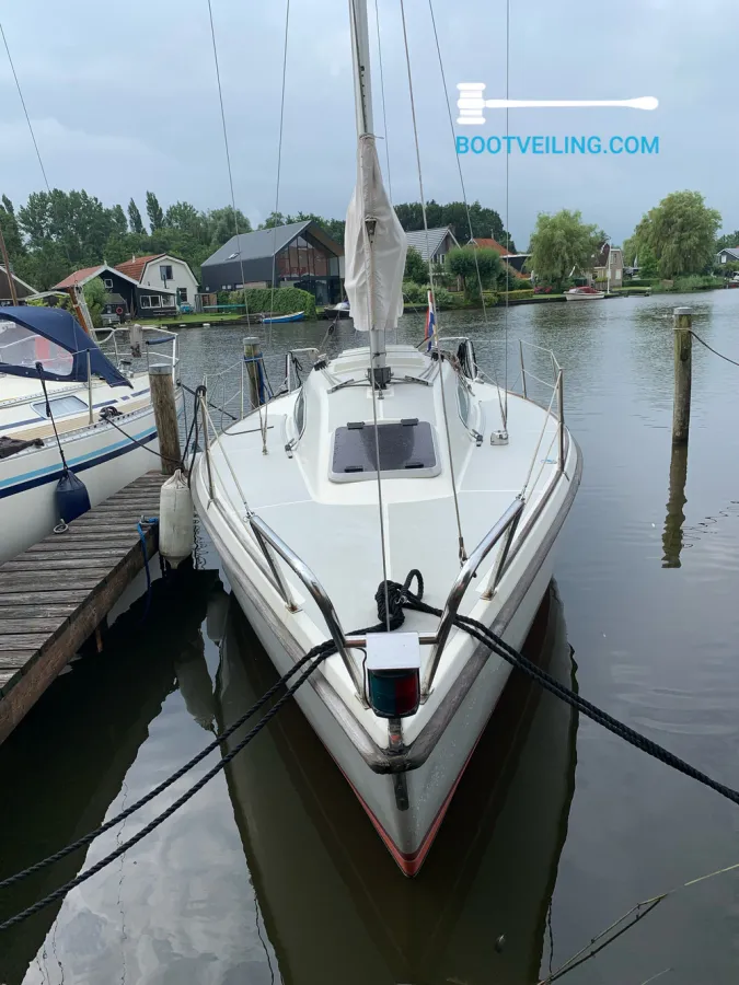 Polyester Sailboat Bonita 767