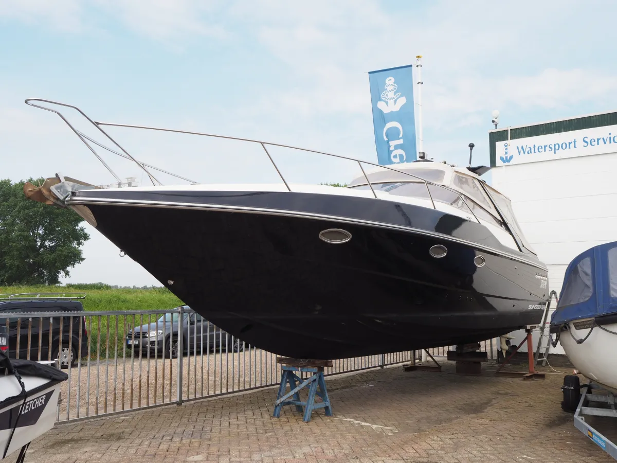 Polyester Motorboat Sunseeker San Remo 36