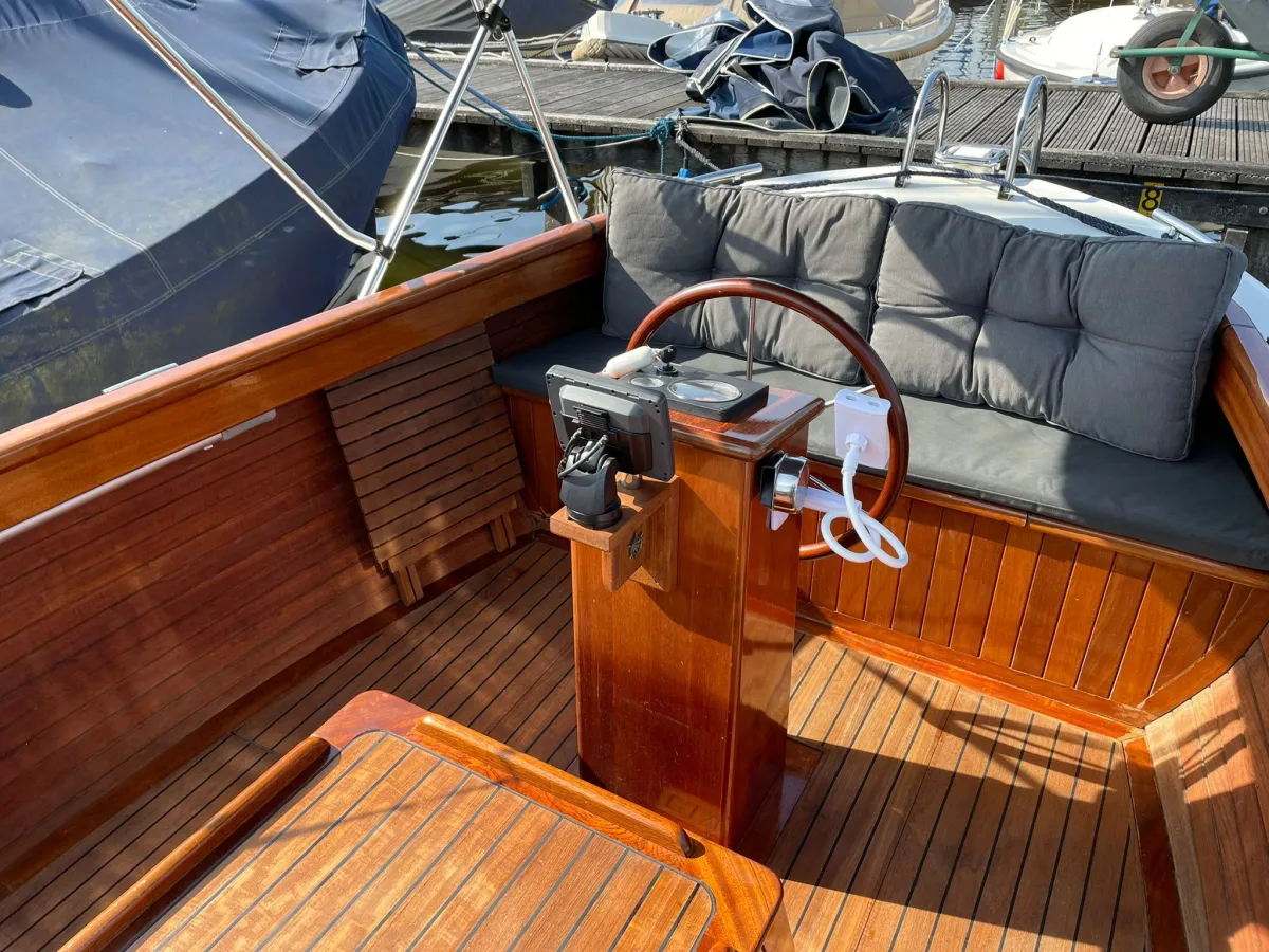 Steel Sloop Valent 650