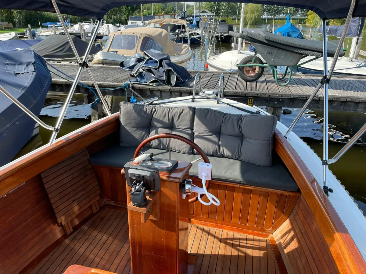 Steel Sloop Valent 650