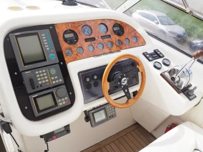 Polyester Motorboat Sunseeker San Remo 36 Photo 3