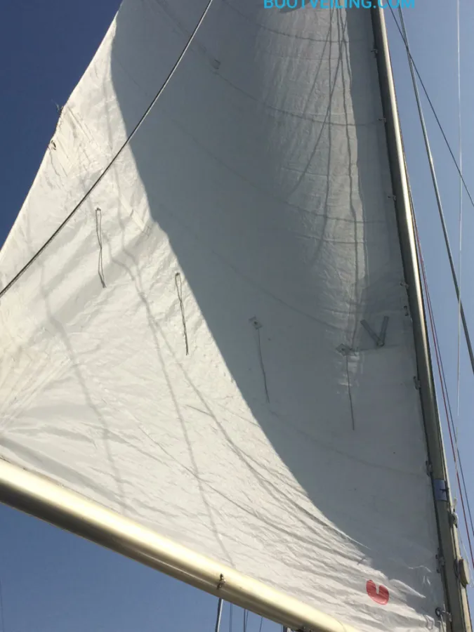 Polyester Sailboat Contest 31 HT