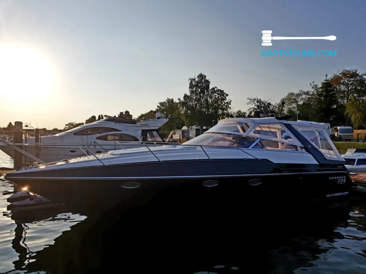 Polyester Motorboat Sunseeker San Remo 36