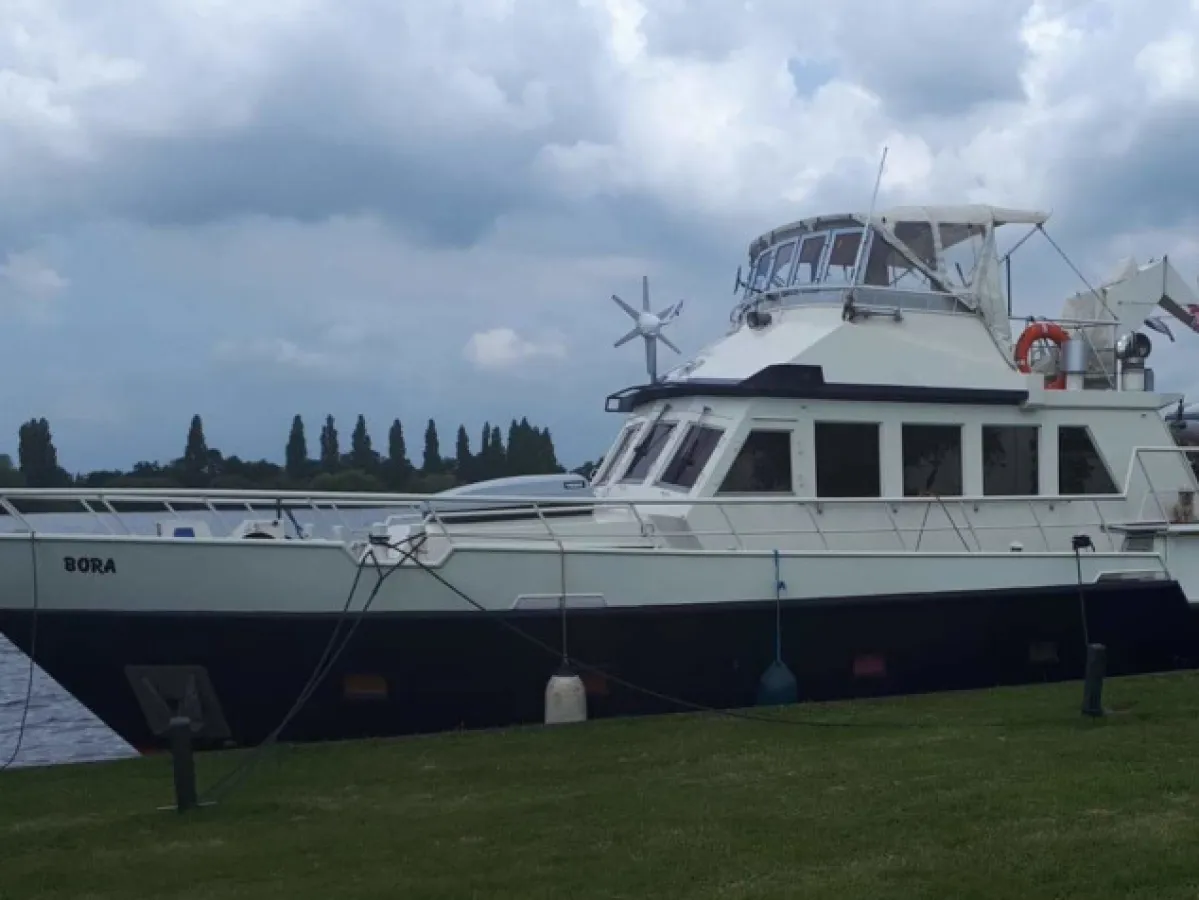 Steel Motorboat Motor yacht 1800 Fly