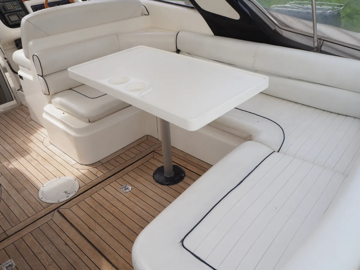 Polyester Motorboat Sunseeker San Remo 36