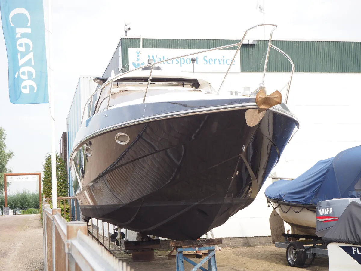 Polyester Motorboat Sunseeker San Remo 36