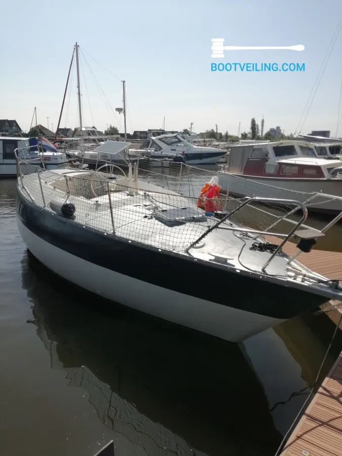 Polyester Sailboat Yamaha 29