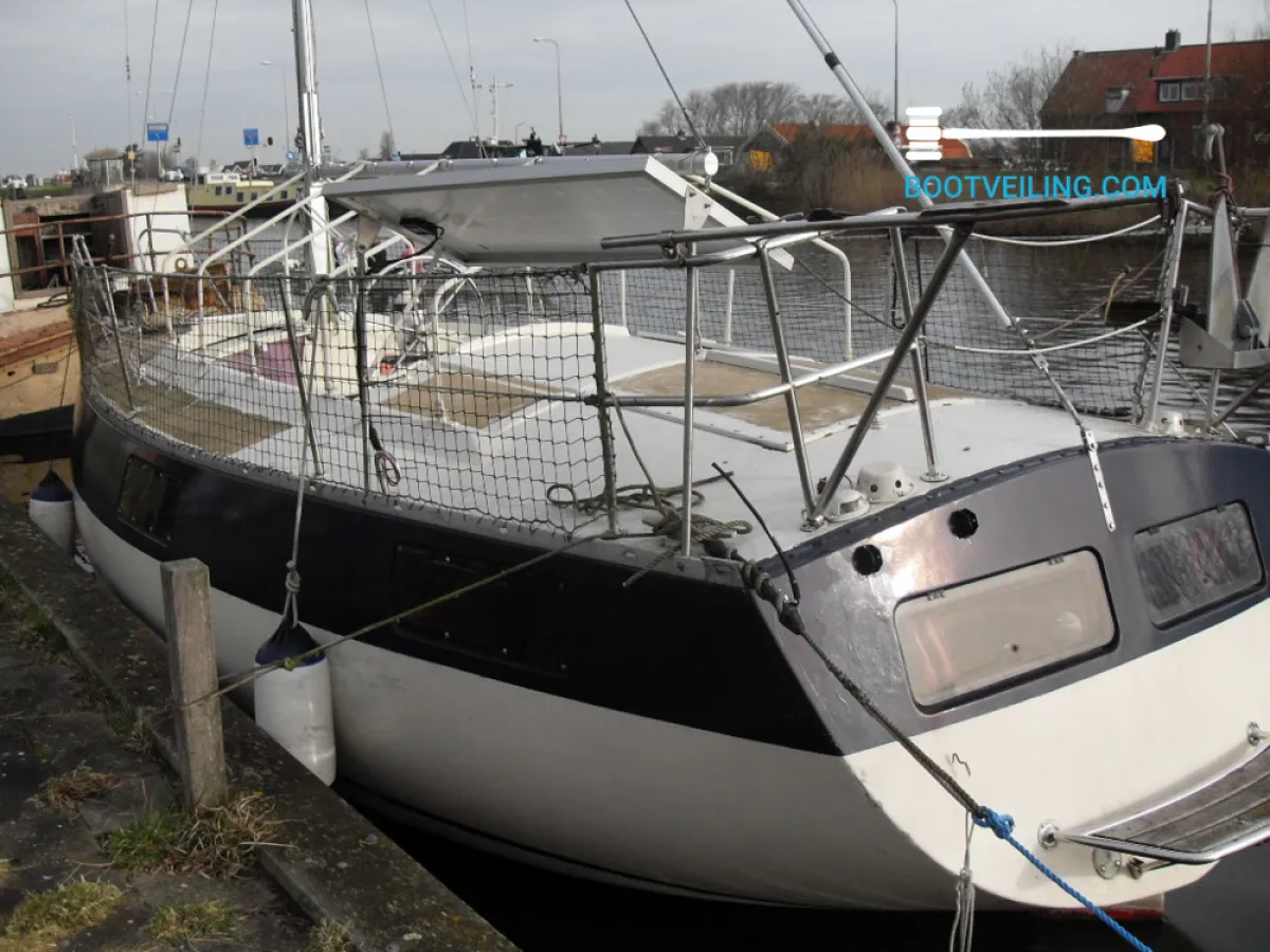 Polyester Sailboat Yamaha 29