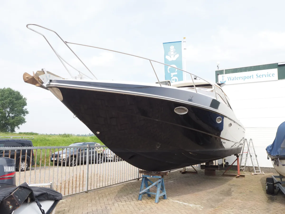 Polyester Motorboat Sunseeker San Remo 36