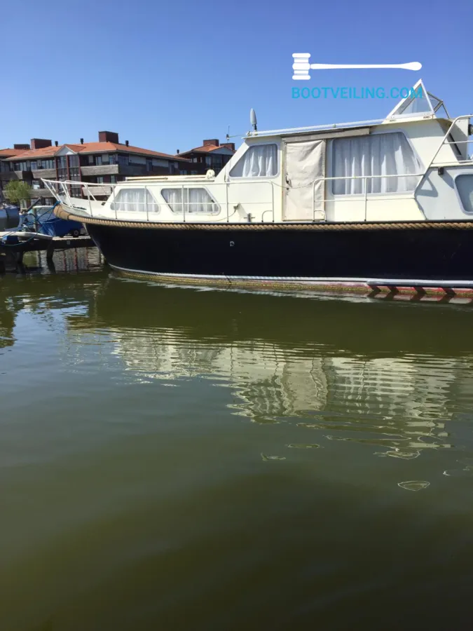 Steel Motorboat Cascaruda 1050