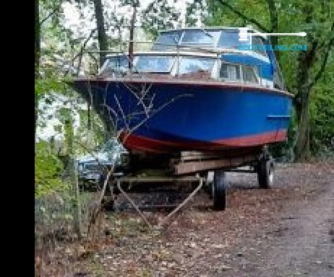 Composite Motorboat Coronet Seafarer