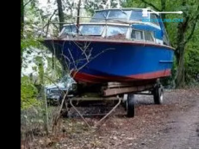 Composite Motorboat Coronet Seafarer Photo 1